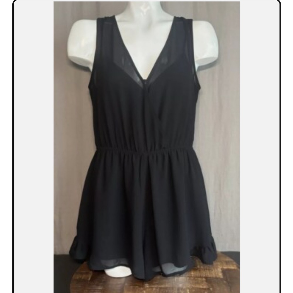 Astr the label Black Sleeveless V-Neck Romper with Tie Back - medium - Picture 6 of 6